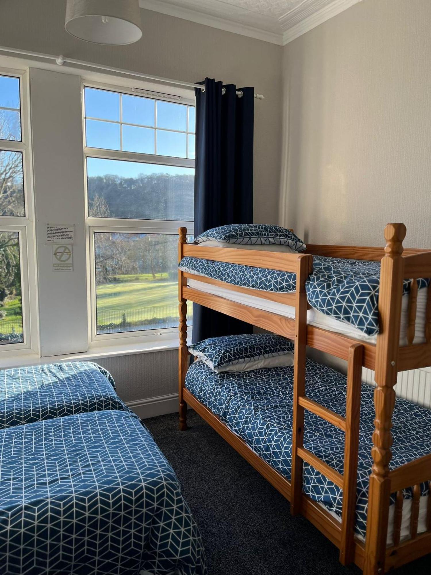 Y Garth Guesthouse Bangor  Extérieur photo