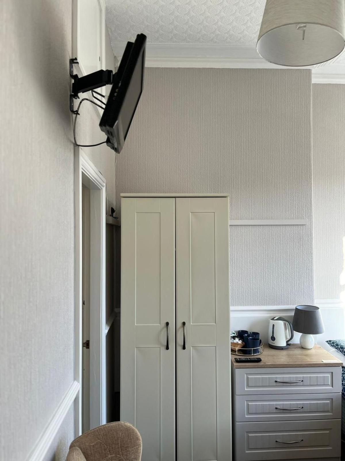 Y Garth Guesthouse Bangor  Extérieur photo